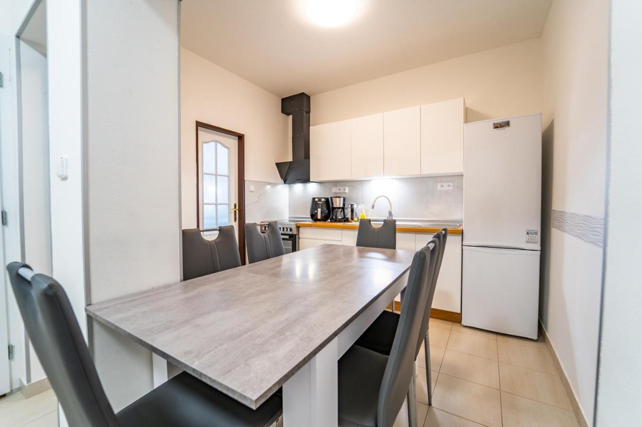 Lukas Apartments Яхимов Экстерьер фото